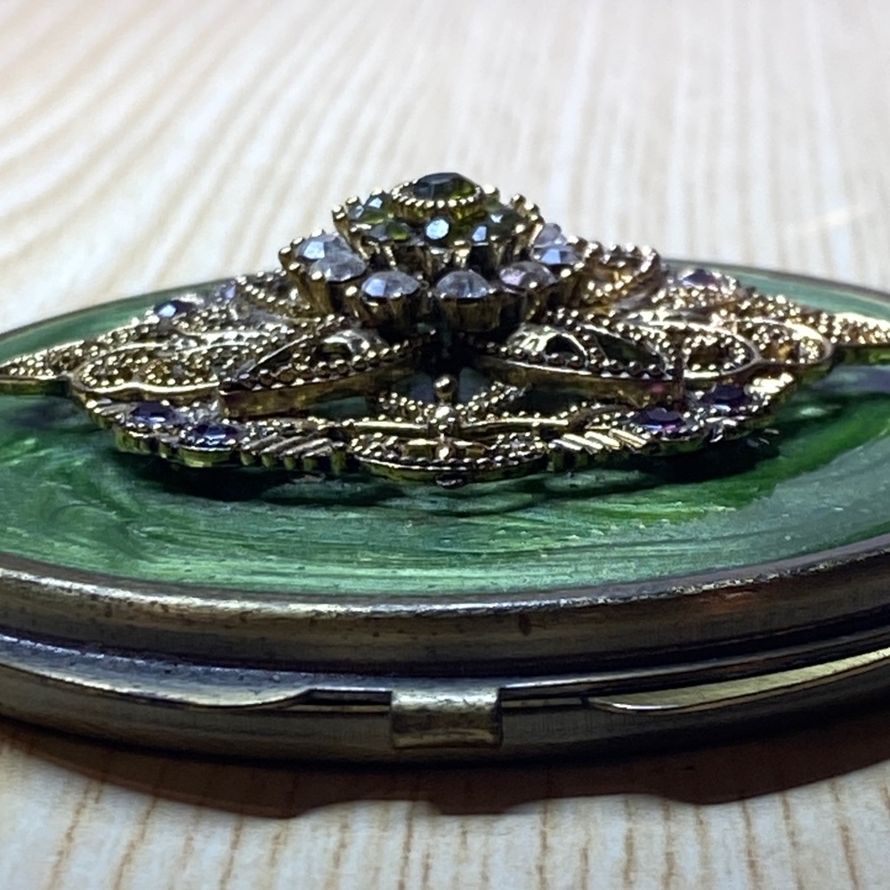 Vintage Luxury Compact Foldable Pocket Mirror - Picture 4 of 8